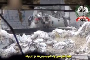 Esad askerleri, mevzileri tankla vurdu