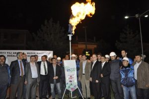 Akhisar doğalgaza kavuştu