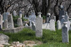 Osmanlı mezarları g&uuml;n y&uuml;z&uuml;ne &ccedil;ıkarılıyor