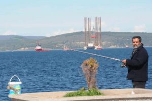 &Ccedil;anakkale Boğazı ge&ccedil;işlere kapatıldı