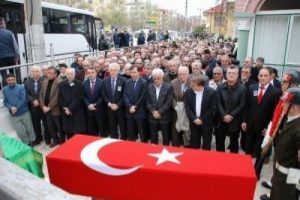 Eski İ&ccedil;işleri Bakanı Gazioğlu'nun acı g&uuml;n&uuml;