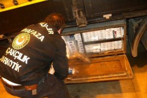 Sınır kapılarında ka&ccedil;ak eşya operasyonu