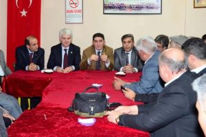 Milletvekillerinden &ouml;rnek davranış