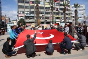 &Uuml;lk&uuml;c&uuml;ler, ter&ouml;r politikasına tepki g&ouml;sterdi