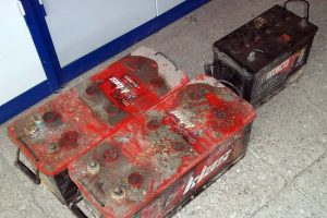 Ak&uuml; hırsızları yakalandı