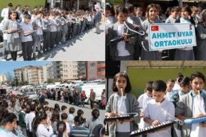&Ouml;ğrencilerden pazarda melodika şovu - &Ouml;ZEL HABER