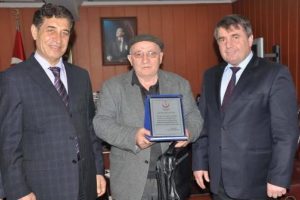 &Ccedil;alışanlarına sigarayı bıraktırdı