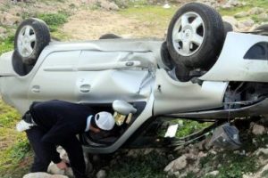 Şanlıurfa'da otomobil devrildi: 2 yaralı
