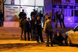 Eşinden helallik isteyip intihar etti
