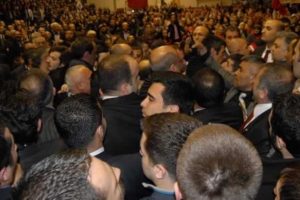 MHP'ye yankesici şoku!