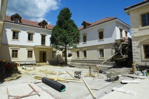 Kusturica'nın ''Andri&ccedil;grad'' kenti mahkemelik