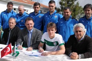 City ve Schalke istedi, o Bursaspor dedi