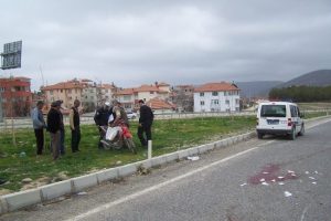 Ambulans motosiklet ile &ccedil;arpıştı: 1 &ouml;l&uuml;