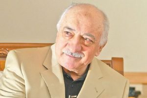 G&uuml;len'den Baykal tweeti
