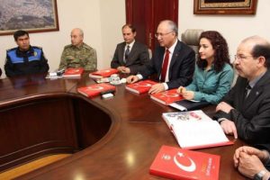 Şehitleri alb&uuml;mde topladılar