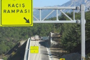Ka&ccedil;ış rampası hayat kurtarıyor