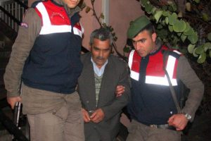 Annesini baltayla &ouml;ld&uuml;ren babasından şikayet&ccedil;i olmadı