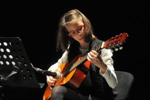 Nil&uuml;fer'de miniklerden m&uuml;zik ziyafeti