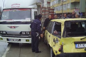 Yağışlı hava kazalara neden oldu