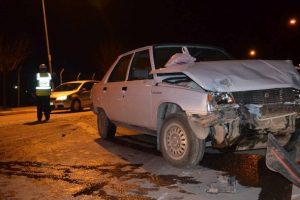 Alkoll&uuml; s&uuml;r&uuml;c&uuml; kaza yaptı