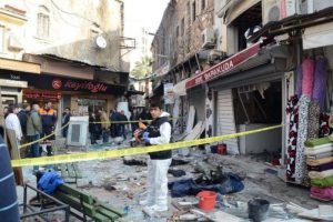 Patlamada yaralanan işyeri sahibi, yaşama tutunamadı