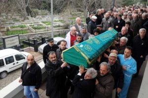 Oyuncu Din&ccedil;er &Ccedil;ekmez toprağa verildi