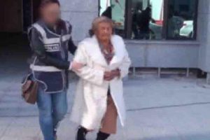 82 yaşındaki uyuşturucu kuryesi