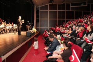 Sevgi Korosu &Ccedil;anakkale şehitleri i&ccedil;in s&ouml;yledi