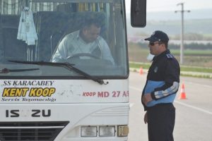 Polis ve zabıtadan servis ara&ccedil;larına denetim