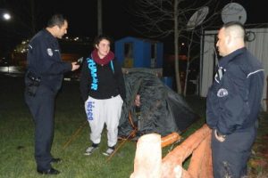 Polisten turist gen&ccedil;ler i&ccedil;in sabaha kadar n&ouml;bet