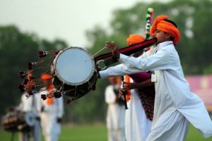Pakistan'da bahara coşkulu karşılama