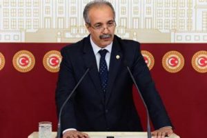 Eski CHP'li vekil AK Parti'ye ge&ccedil;iyor