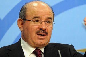 "Elini değil g&ouml;vdesini taşın altına koydu"