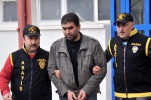 &Ouml;lmesin diye yaralarına tampon yapmış