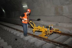 İzmir Metrosu'na onay engeli