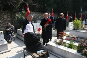 Şehit aileleri  g&ouml;zyaşlarına hakim olamadı