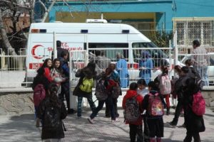 'Biber gazı' merakı okulu birbirine kattı