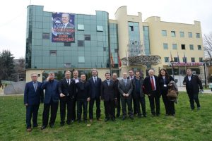 &Uuml;sk&uuml;p'ten Altepe'ye fahri hemşehrilik beratı