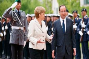 Merkel ile Hollande sanayicilerle buluştu