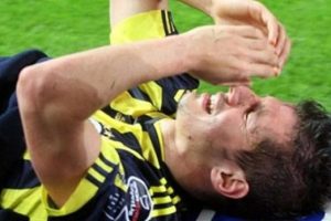 Fenerbah&ccedil;e'ye Emre'den k&ouml;t&uuml; haber!