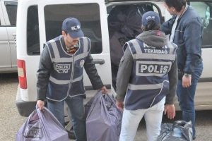 &Ccedil;orlu'da ka&ccedil;ak sigara ve i&ccedil;ki operasyonu