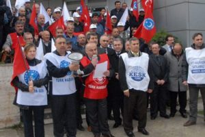 PTT &ccedil;alışanlarından kanun tasarısına tepki