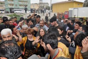 "Hapishane kapılarının a&ccedil;ılmasını istiyoruz"