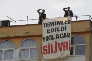 Pankart asmanın cezası 182 lira