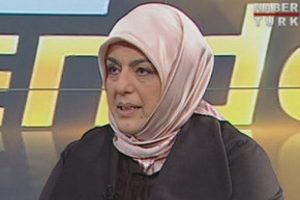 "Baş&ouml;rt&uuml;l&uuml; olduğum i&ccedil;in otob&uuml;sten indirildim"