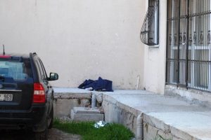 &Uuml;niversite &ouml;ğrencisi kızın sır &ouml;l&uuml;m&uuml;