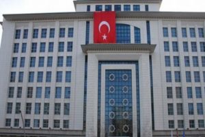 AK Parti'den 'Bayrak'lı cevap!