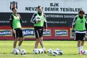 Beşiktaş 17 futbolcuyla &ccedil;alıştı