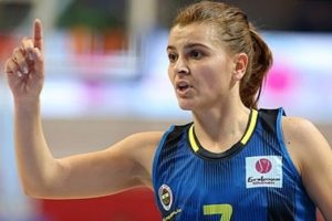 Fenerbah&ccedil;e namağlup yarı finalde