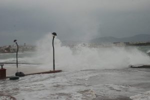 Ege'ye kuvvetli fırtına uyarısı